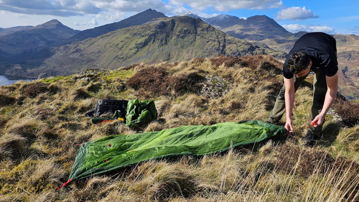 Exped Mira 1 HL tent pitching