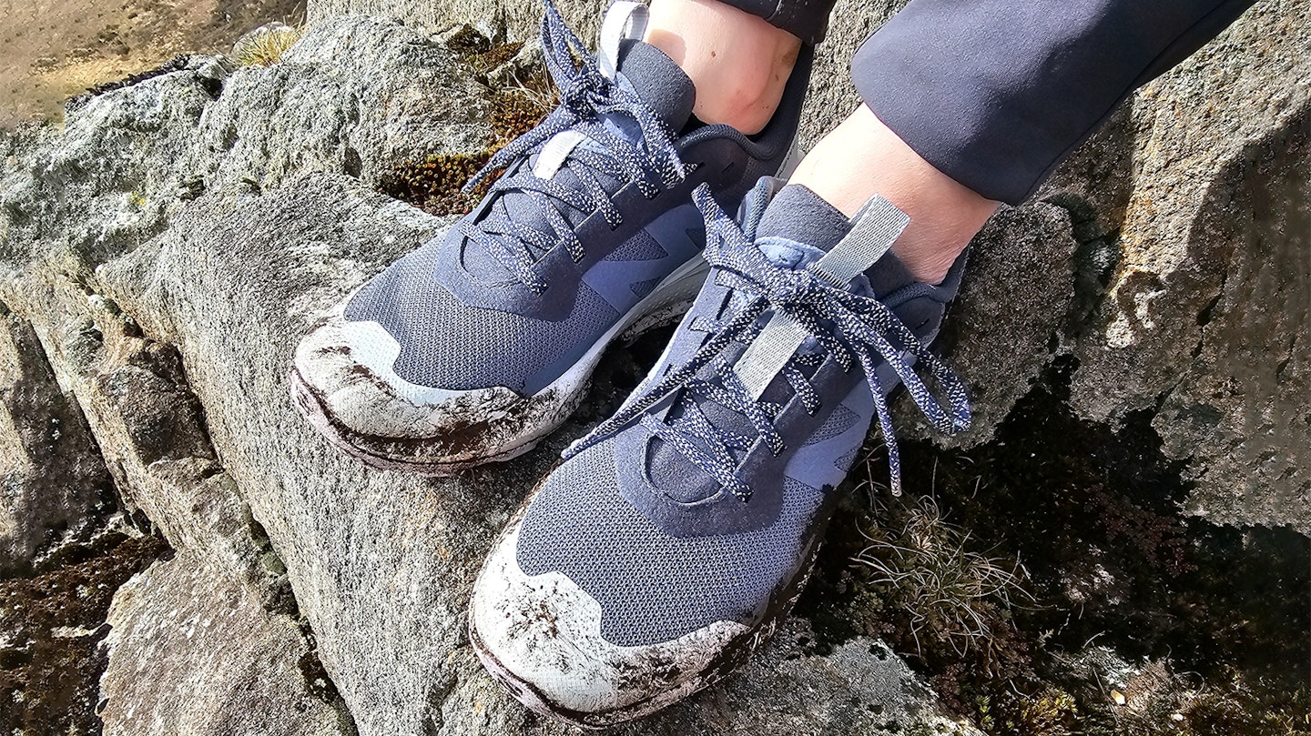 Salomon Elixir Activ GTX hiking shoes toebox and upper
