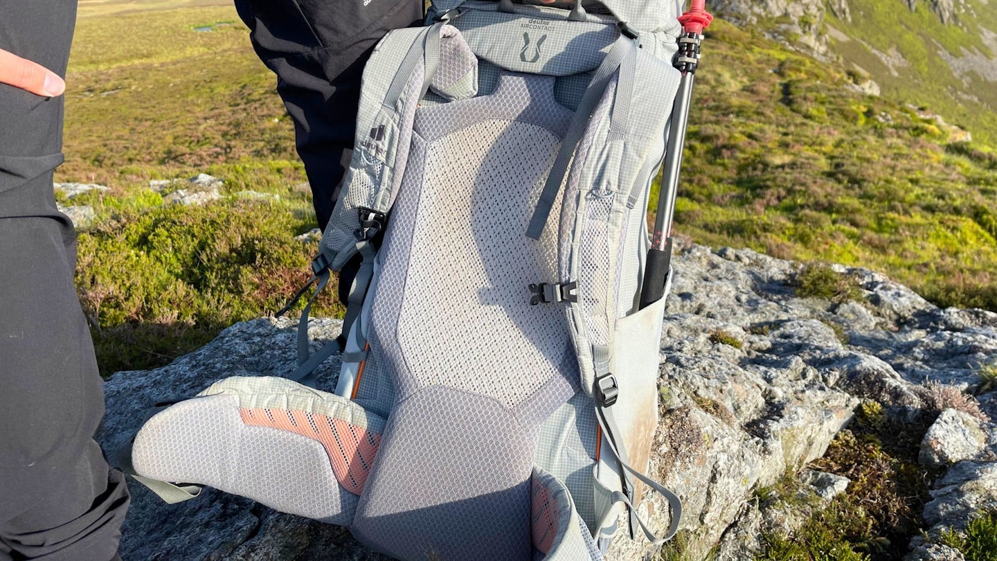 Deuter Aircontact Ultra 50+5 back system