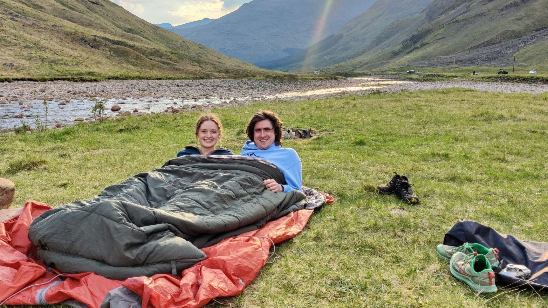 First feature image Santi and Jenny testing the Outwell lux camper