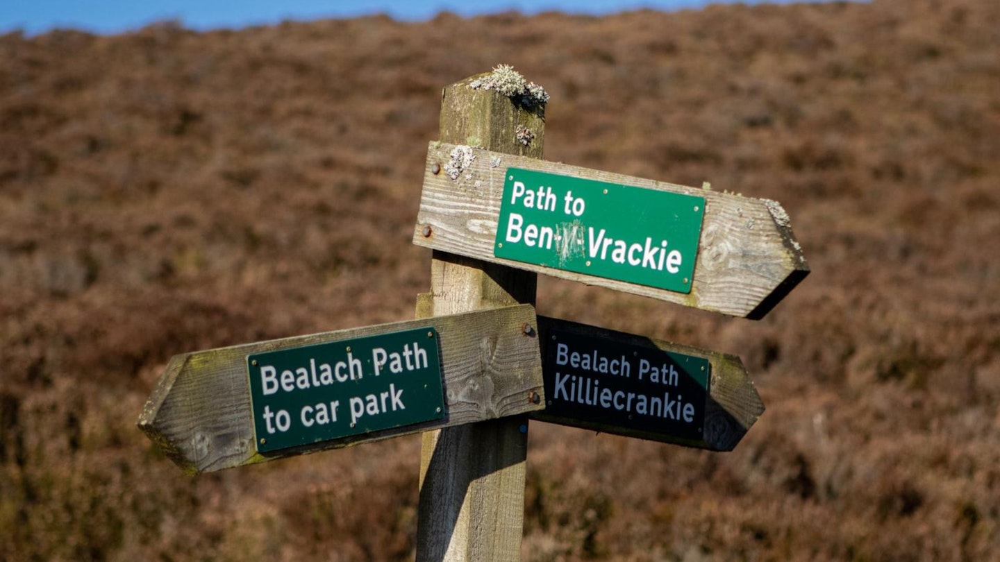 Ben vrackie mountain path sign