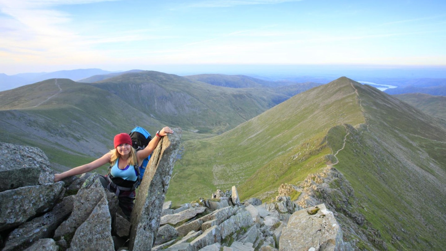 Scrambling Swirral edge in the dusk