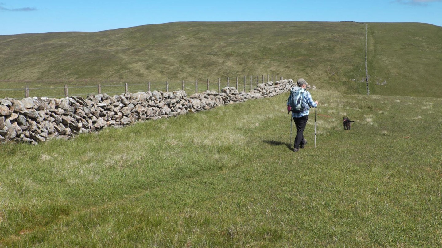 On the ridge before the drop to Talla