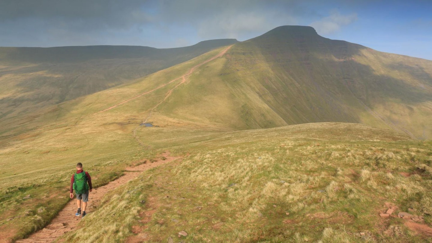 Heading down Cribyn to Pen y Fan Brecon Beacons