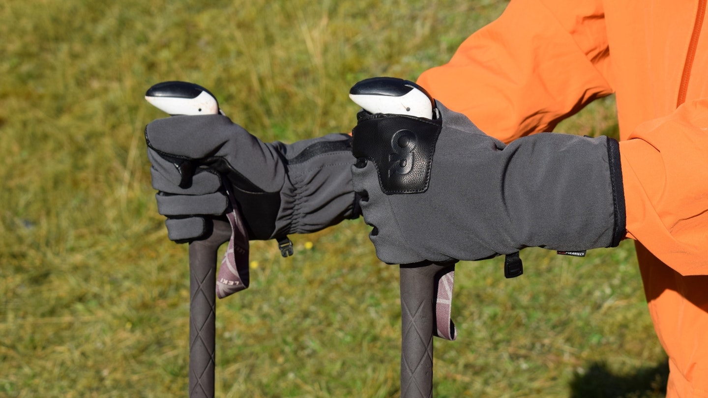Outdoor Research Stormtracker Sensor Windbloc gloves