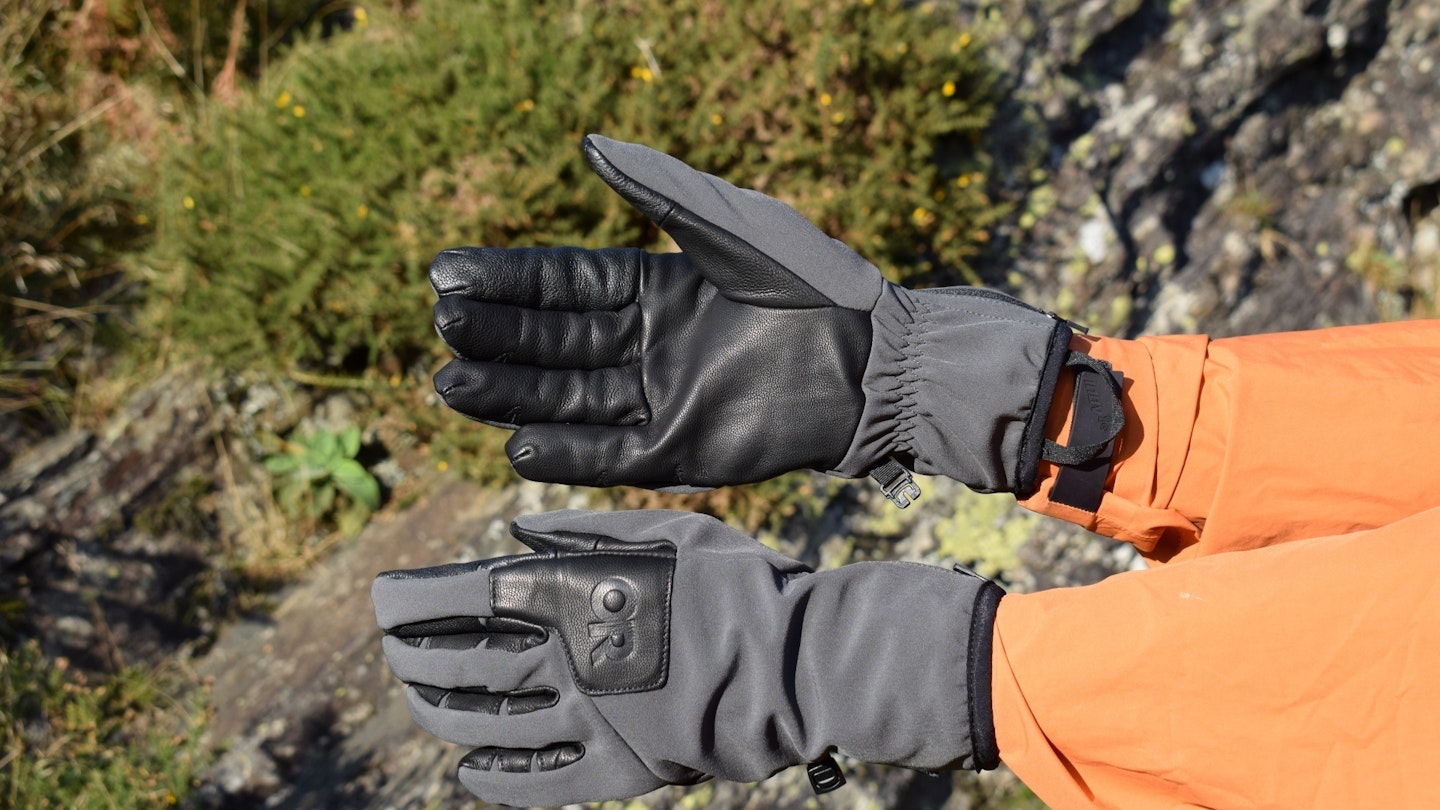 Outdoor Research Stormtracker Sensor Windbloc gloves