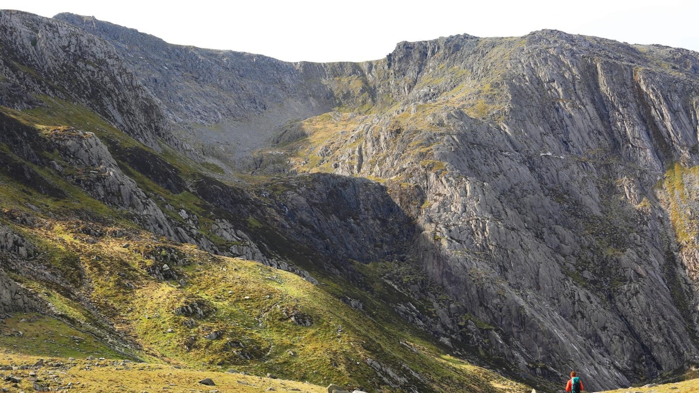 Glyder Fawr, sizing up Seniors Ridge, Snowdonia