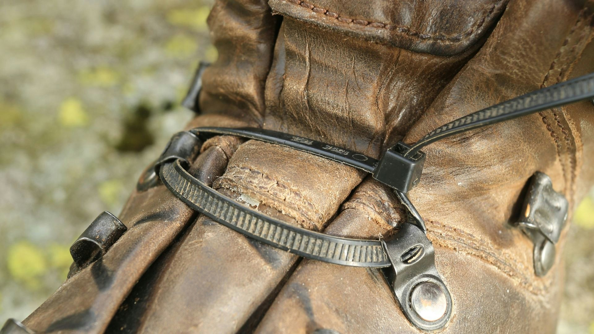 Cable ties to repair boot laces