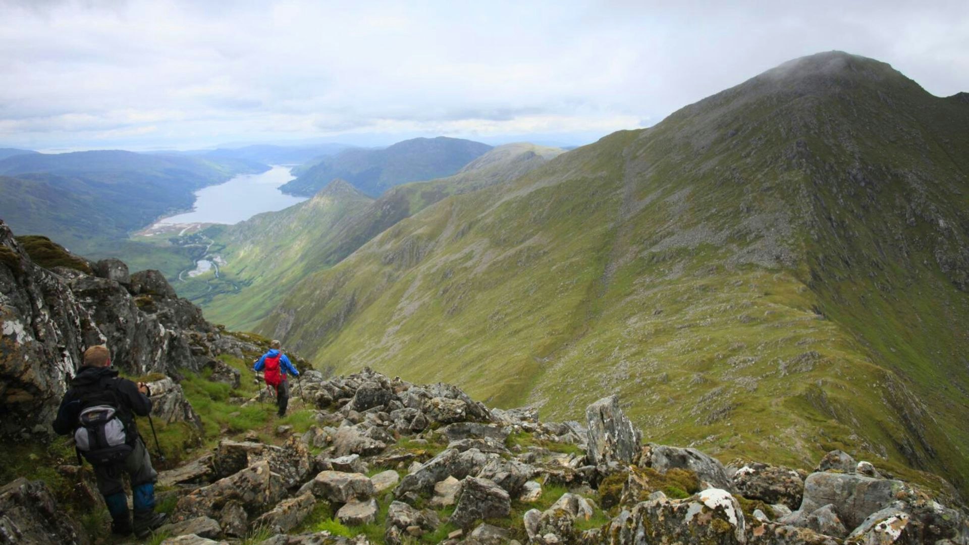 Heading towards Sgurr Fhuaran from Sgurr na Carnach - Five Sisters of Kintail