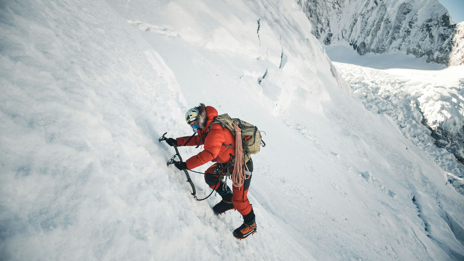 Jost Kobusch climbing the ice