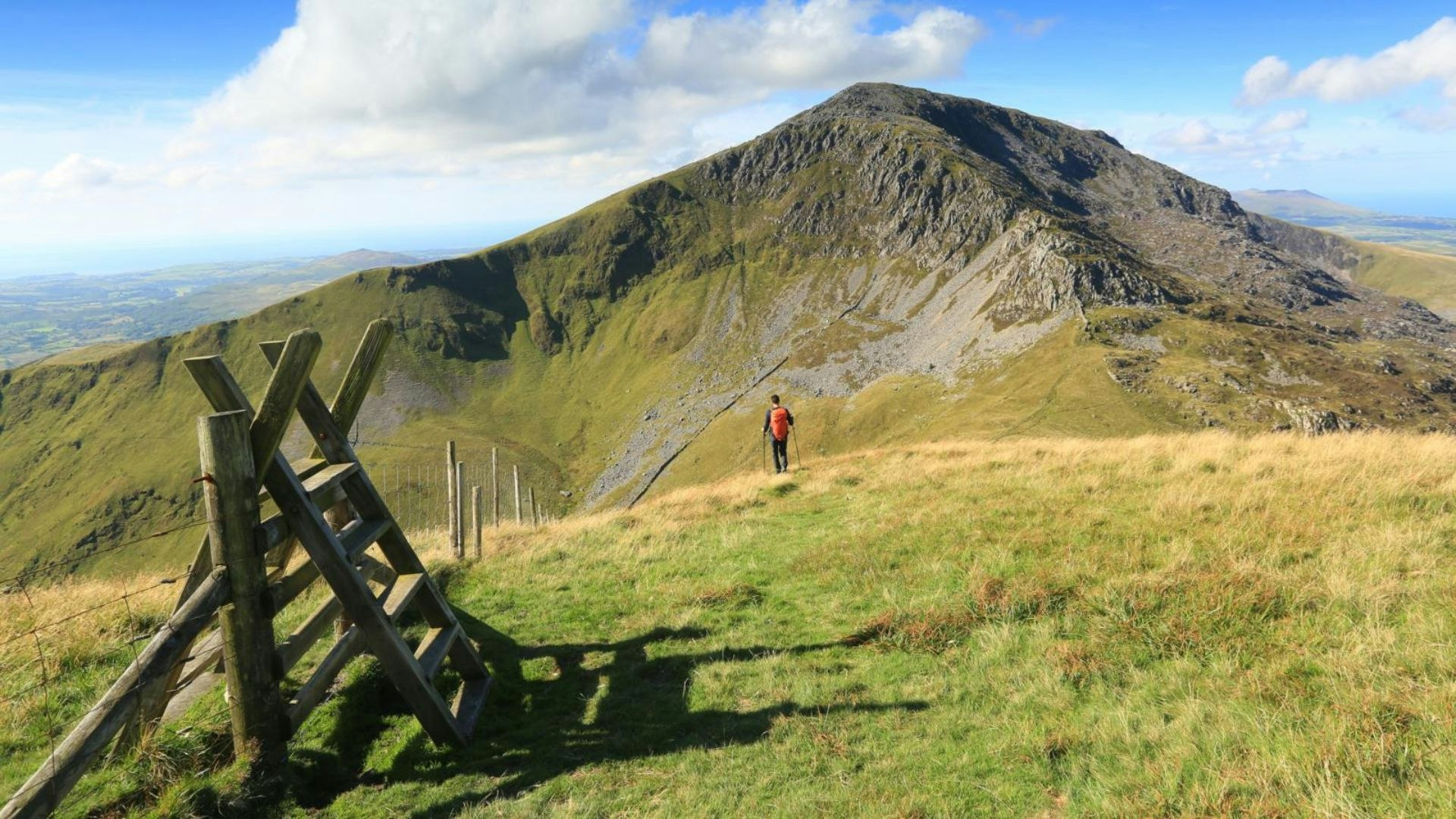 Looking towards Craig Cwm Silyn from SW end of Trum y Ddysgl Western end of the Nantlle Ridge Snowdonia North Wales