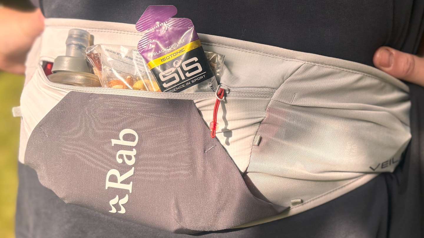 1 Rab veil 1l running belt