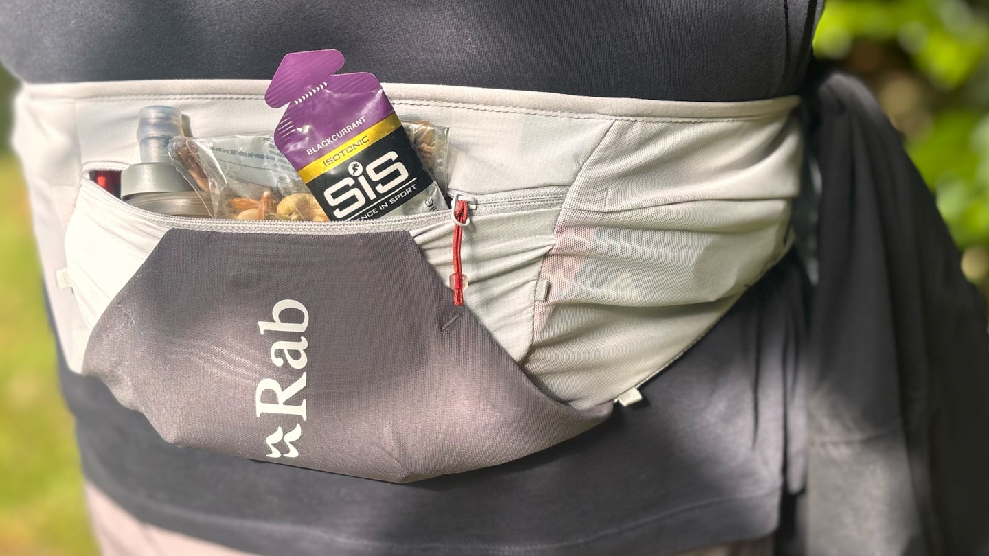 6 Rab veil 1l running belt