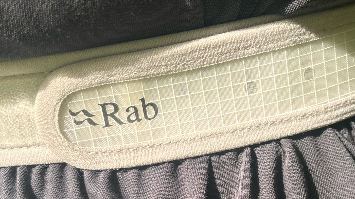 8 Rab veil 1l running belt