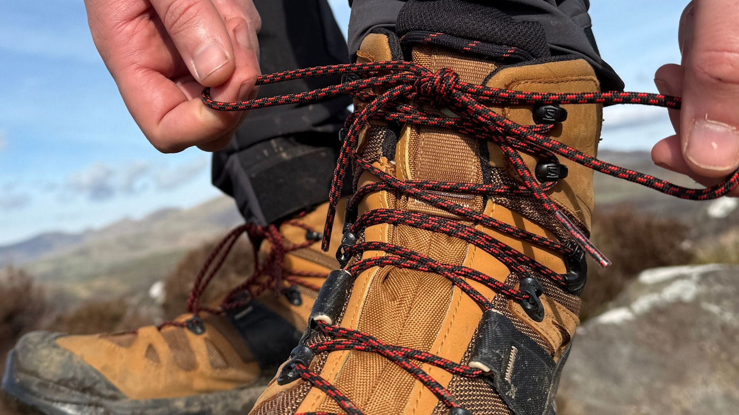 Salomon Quest 4 walking boot
