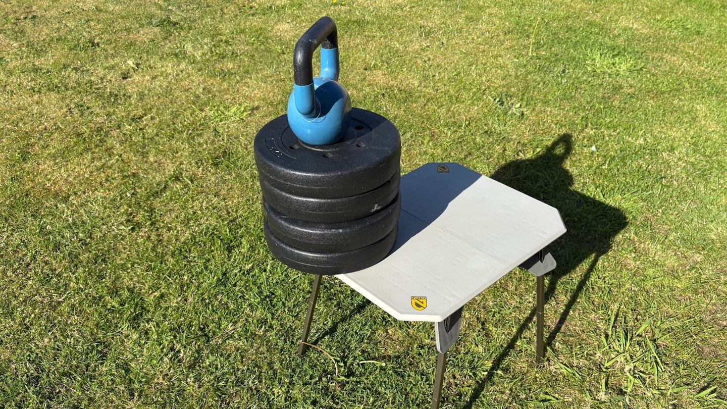 Nemo Moonlander table with weights on