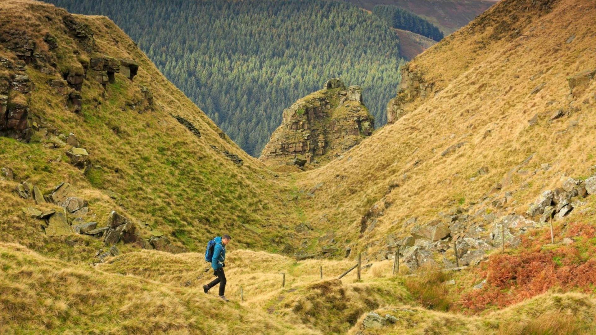 Heading for the Tower Alport Castles Peak District