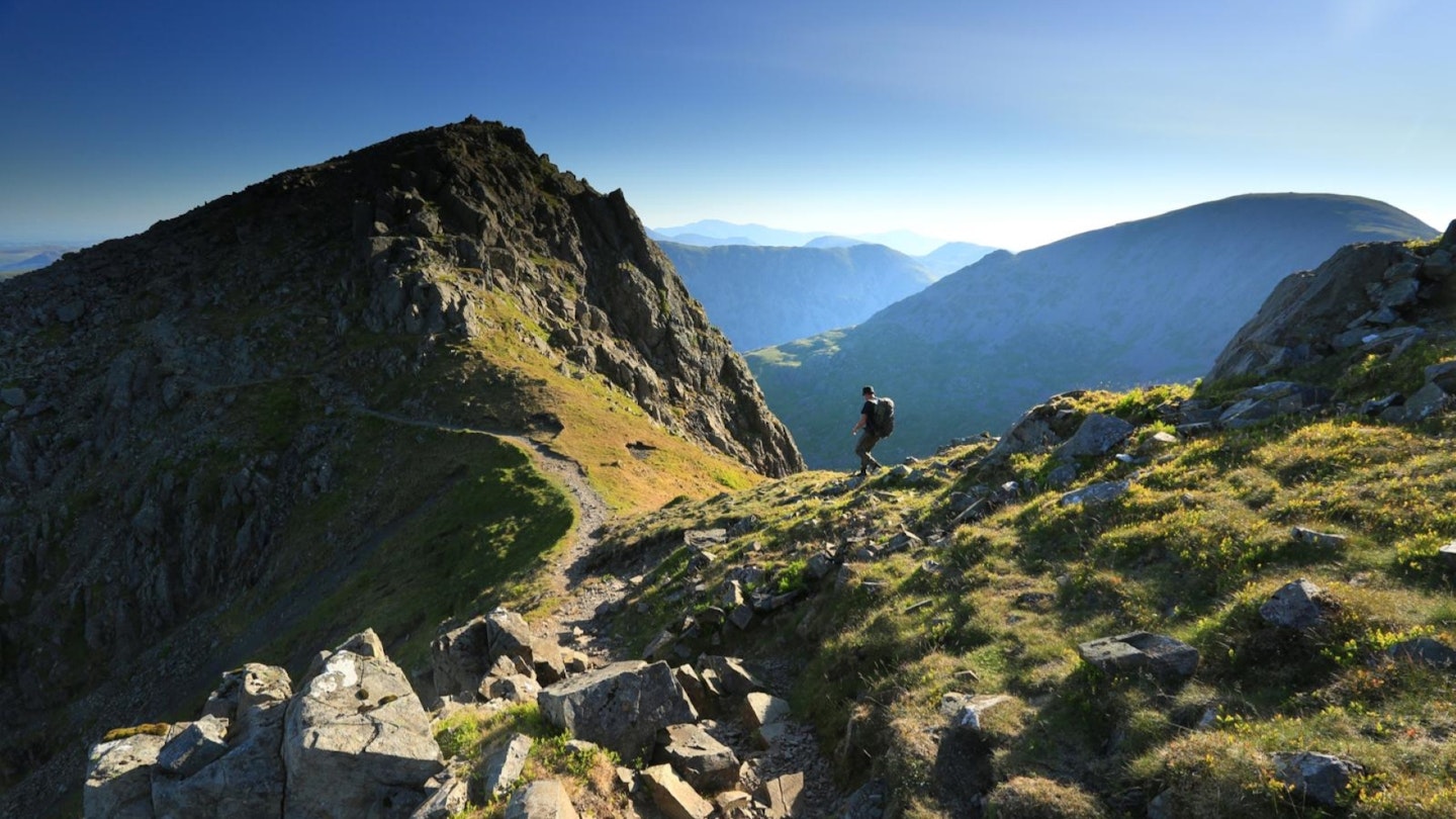 Heading for the immaculate summit of Steeple before the day becomes too hot to handle.