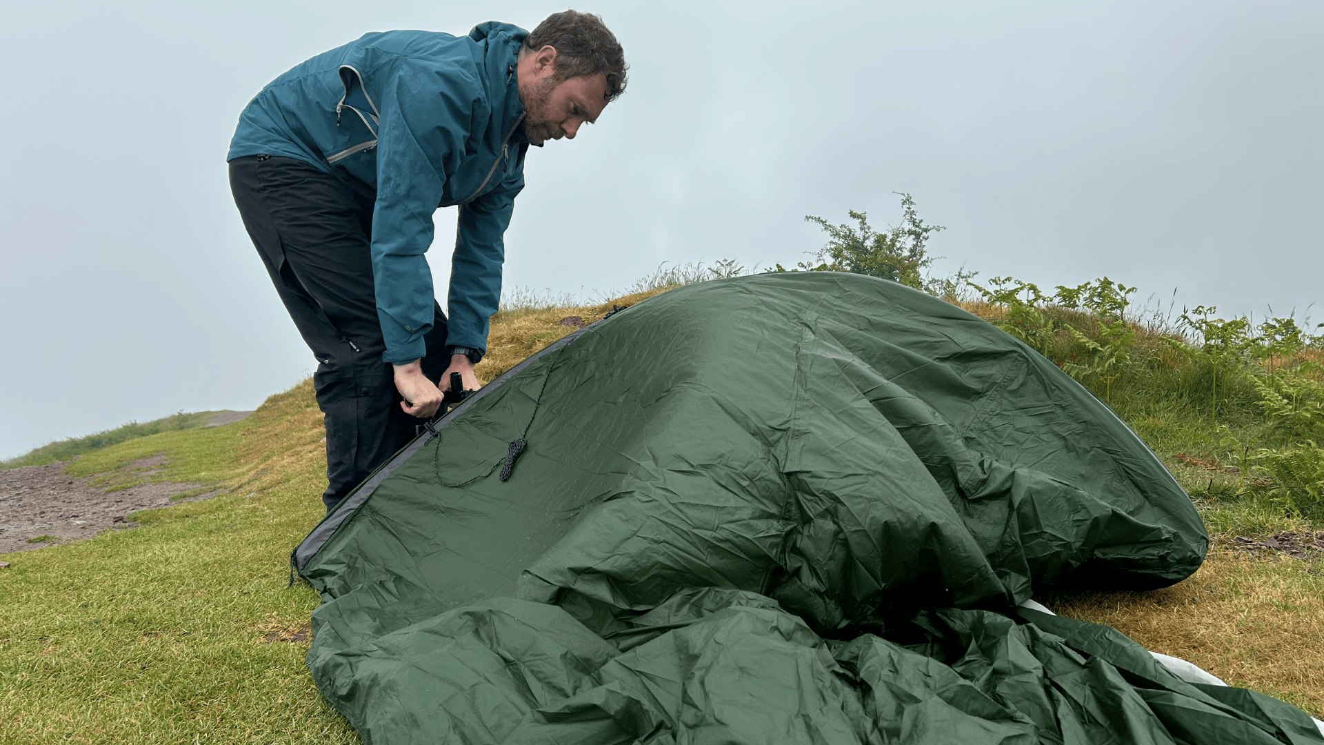Putting up the Alpkit Aeronaut 2 air tent