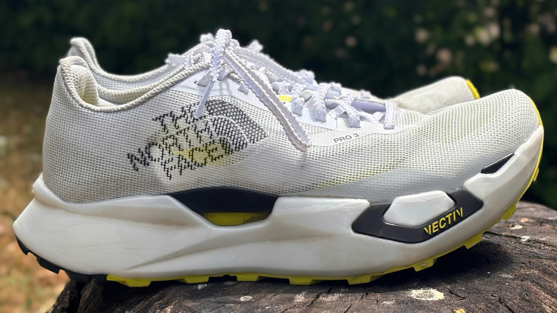 midsole of The north face vectiv pro 3 trail running shoes shot by milo wilson for review on LFTO