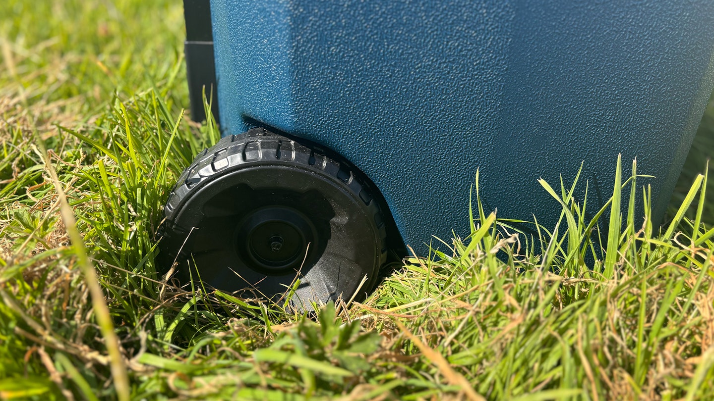 Coleman Xtreme Cooler Box 47l wheels