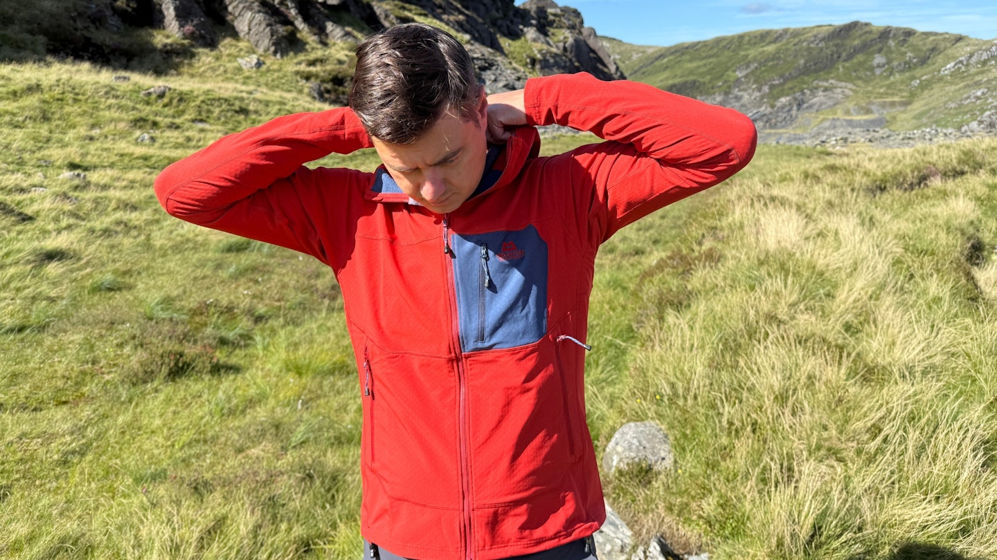 Mountain Equipment Arrow Hooded softshell jacket