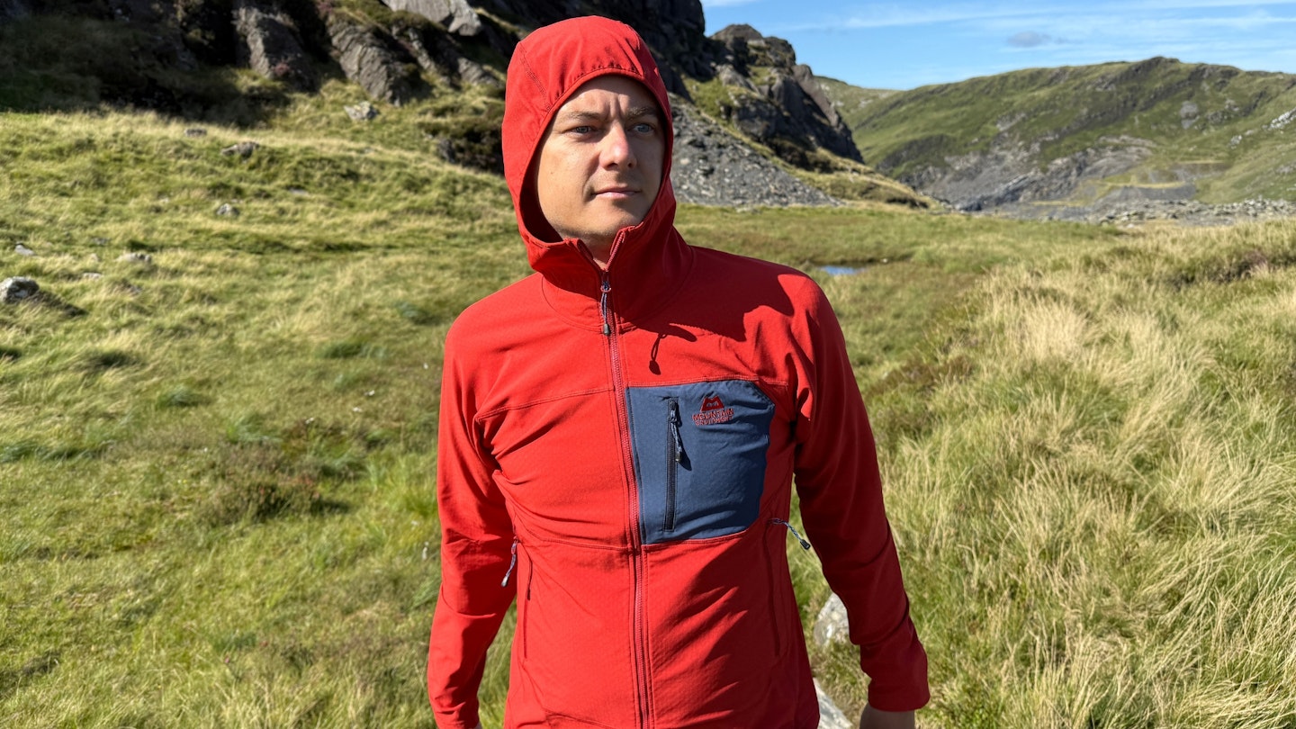 Mountain Equipment Arrow Hooded softshell jacket