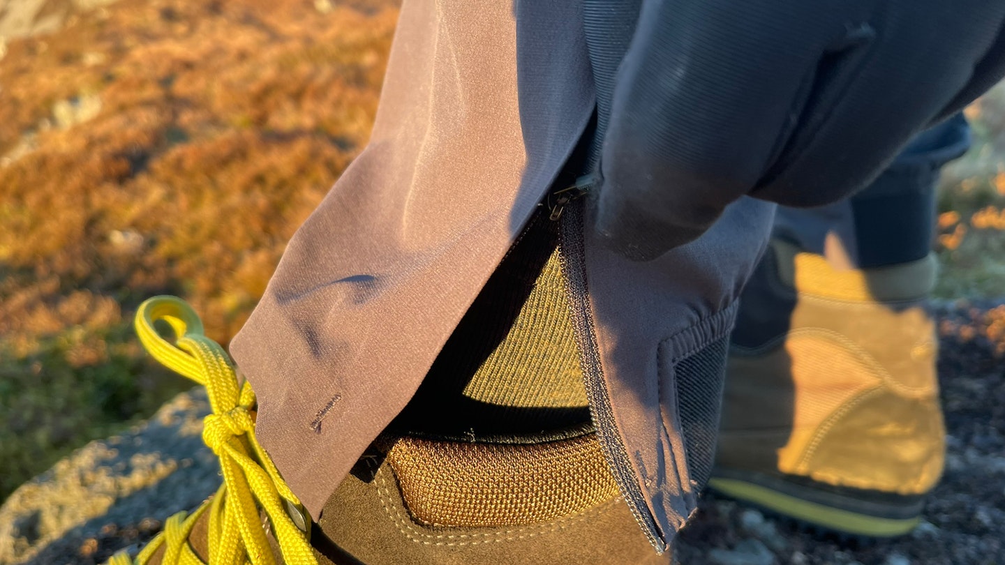 zip vents on invo8 venturelite trousers shot for review by matt jones