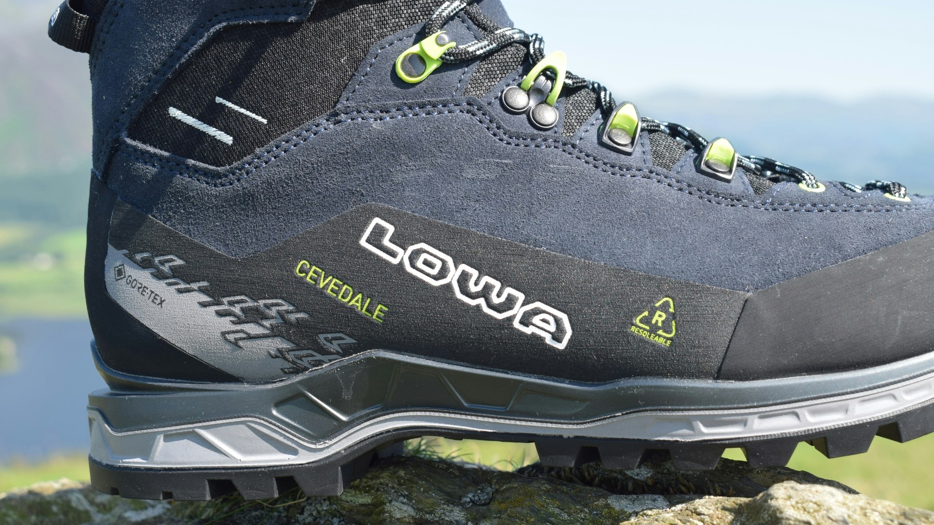 LOWA Cevedale Pro GTX Mid Boots