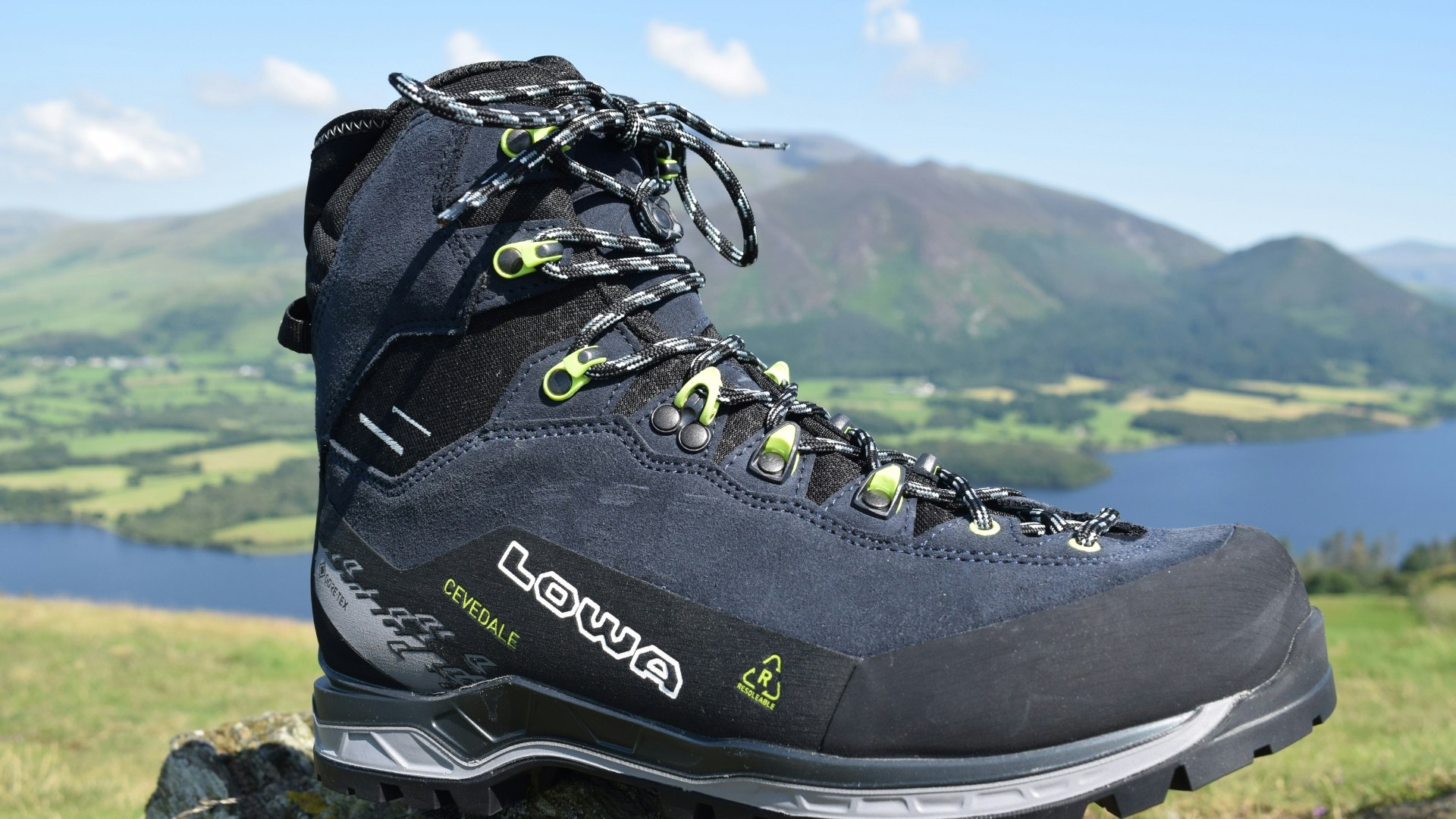 LOWA Cevedale Pro GTX Mid Boots