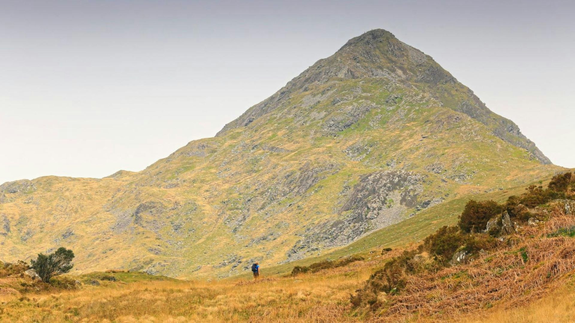 Climbing Cnicht from Croesor Snowdonia