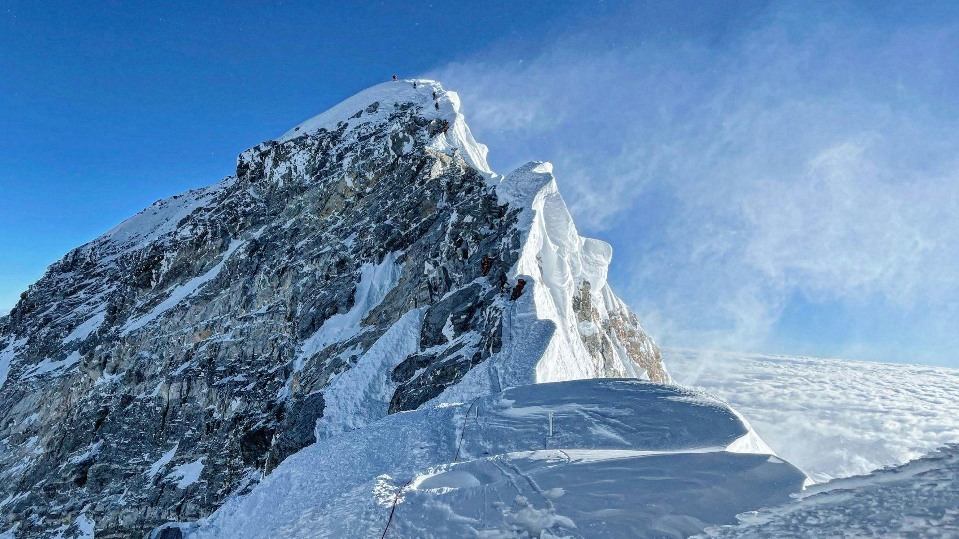 Tyler Andrews abandons second Everest record attempt in a week