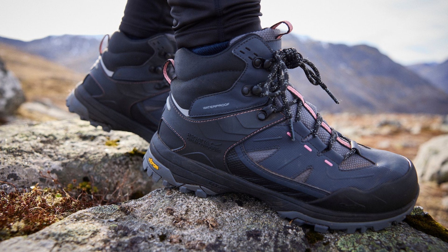 Close up of the Regatta Regen women's walking boots