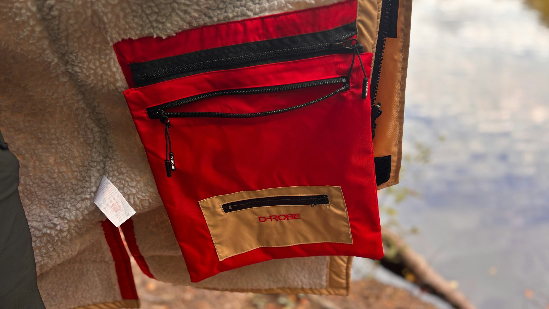 removable pouch on the d robe beaufort