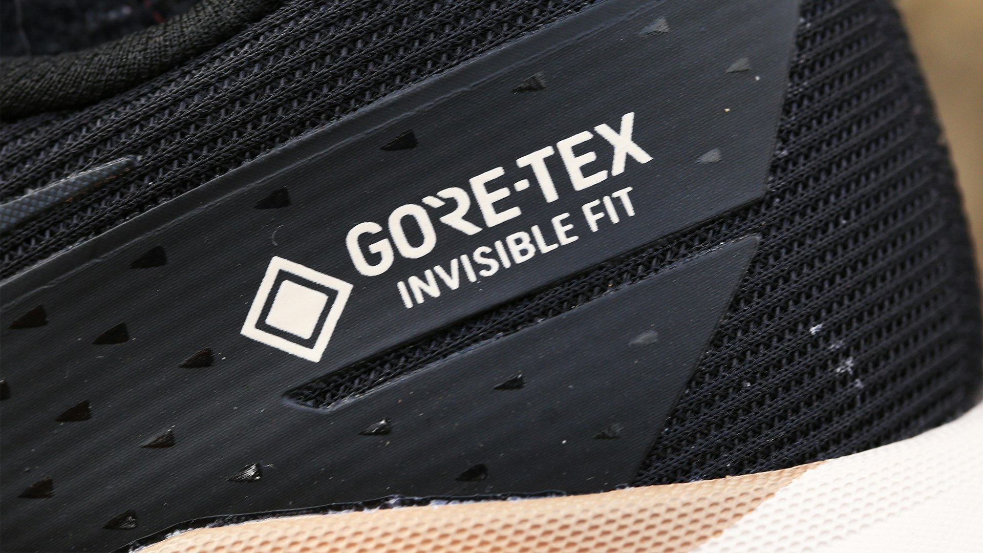 6 Brooks Cascadia 19 GTX waterproof trail running shoes