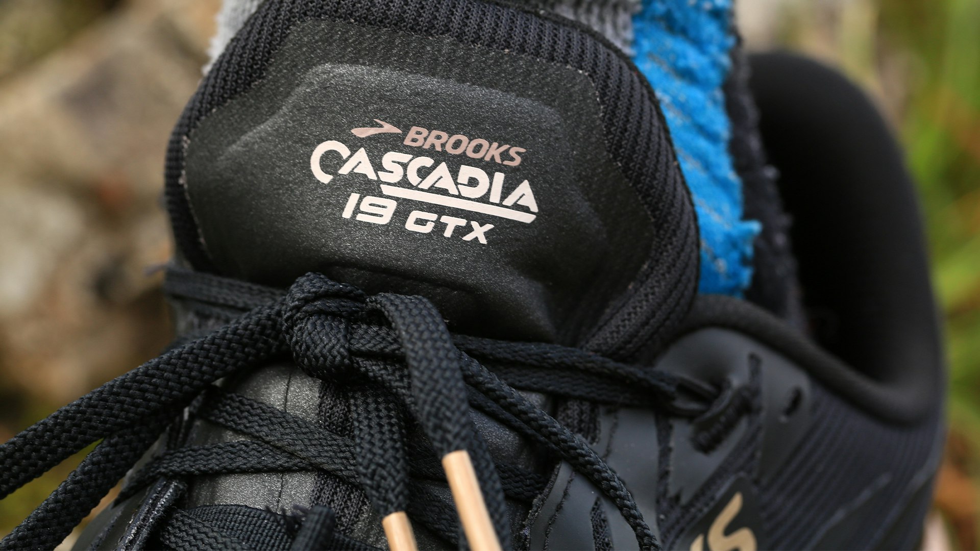 tongue Brooks Cascadia 19 GTX waterproof trail running shoes