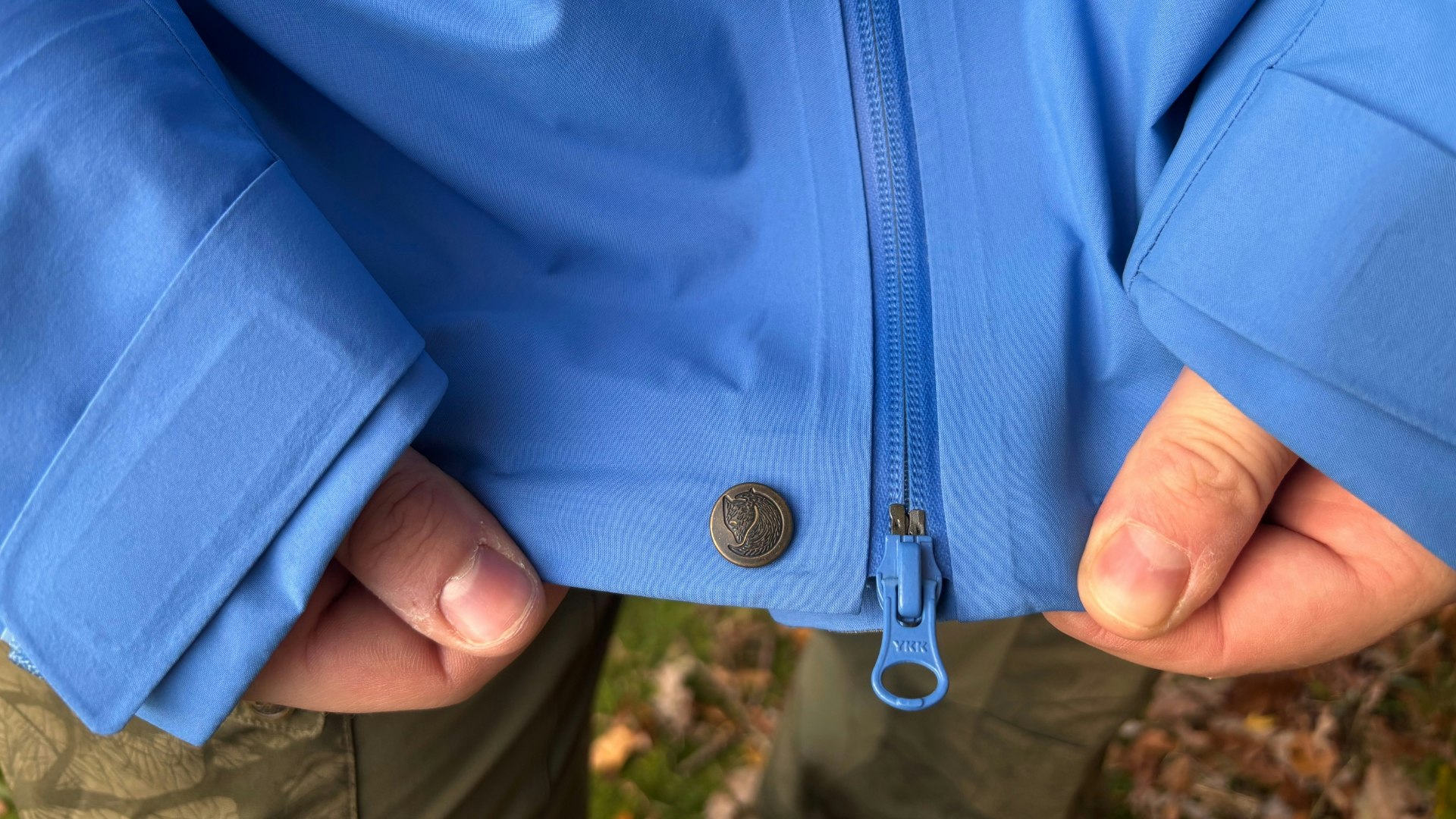 Closure buttons of the Fjallraven Keb GTX jacket