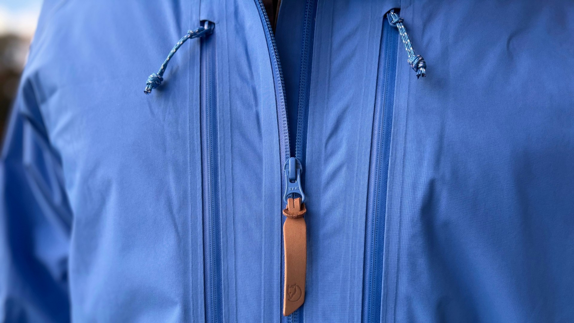 Front chest pockets on the Fjallraven Keb GTX jacket