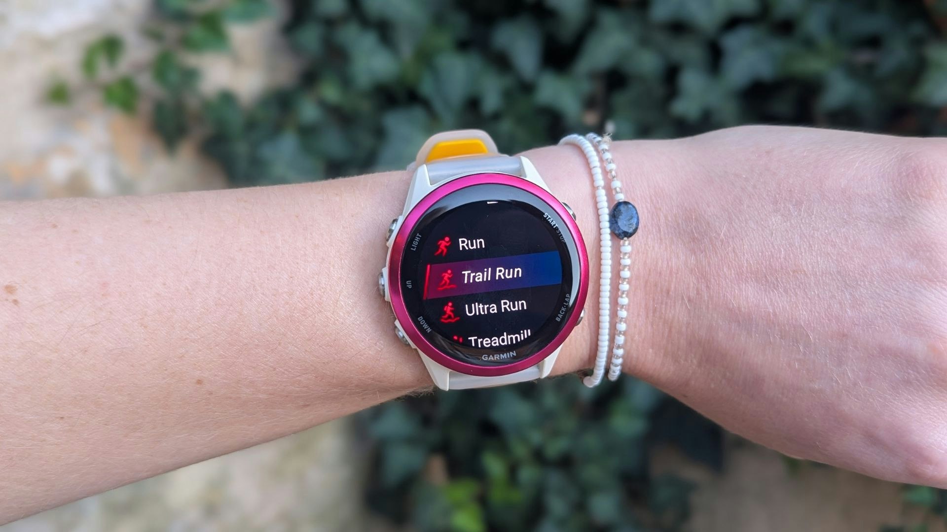 Selecting an activity on the Garmin Forerunner 570