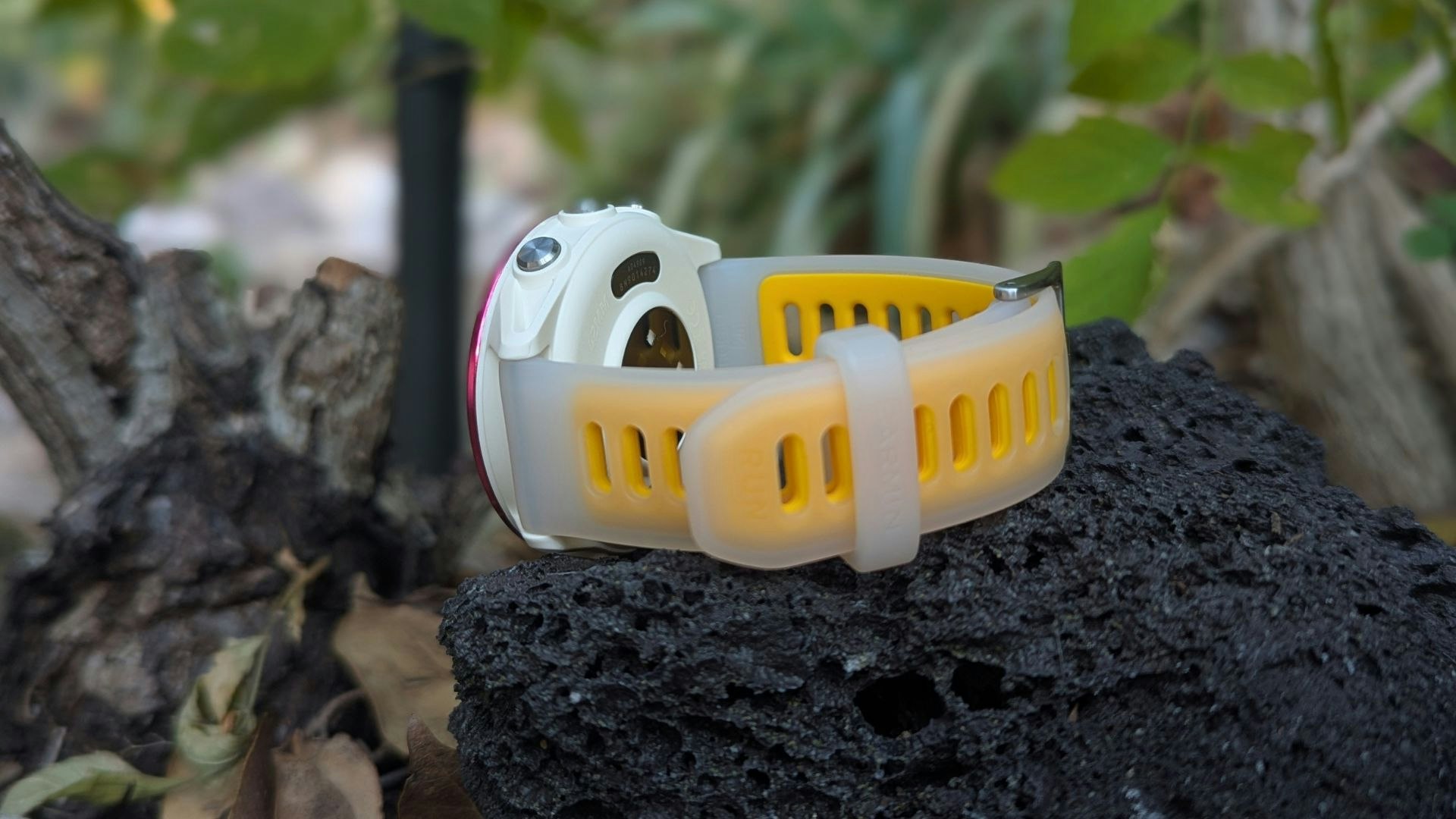 Close up of the Garmin Forerunner 570 strap