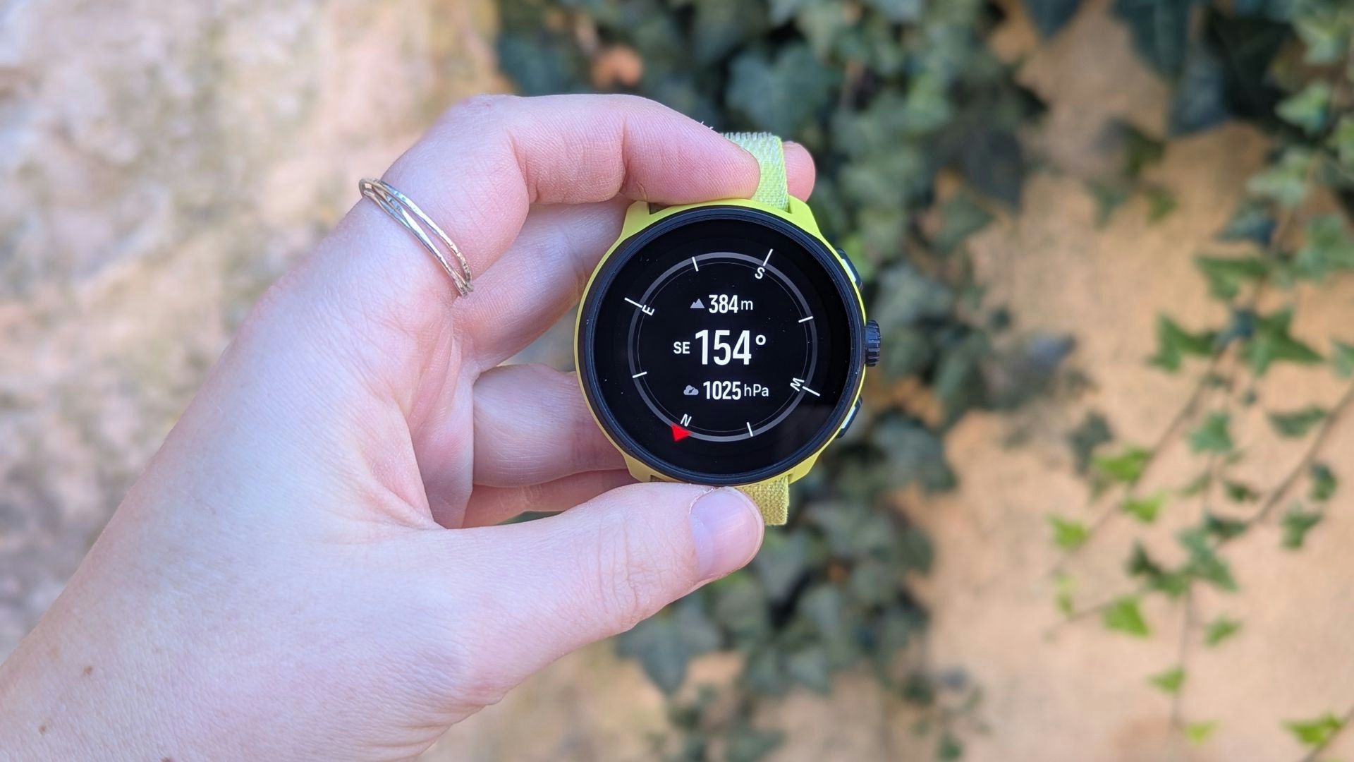 Photo of the compass screen on the Suunto Run watch