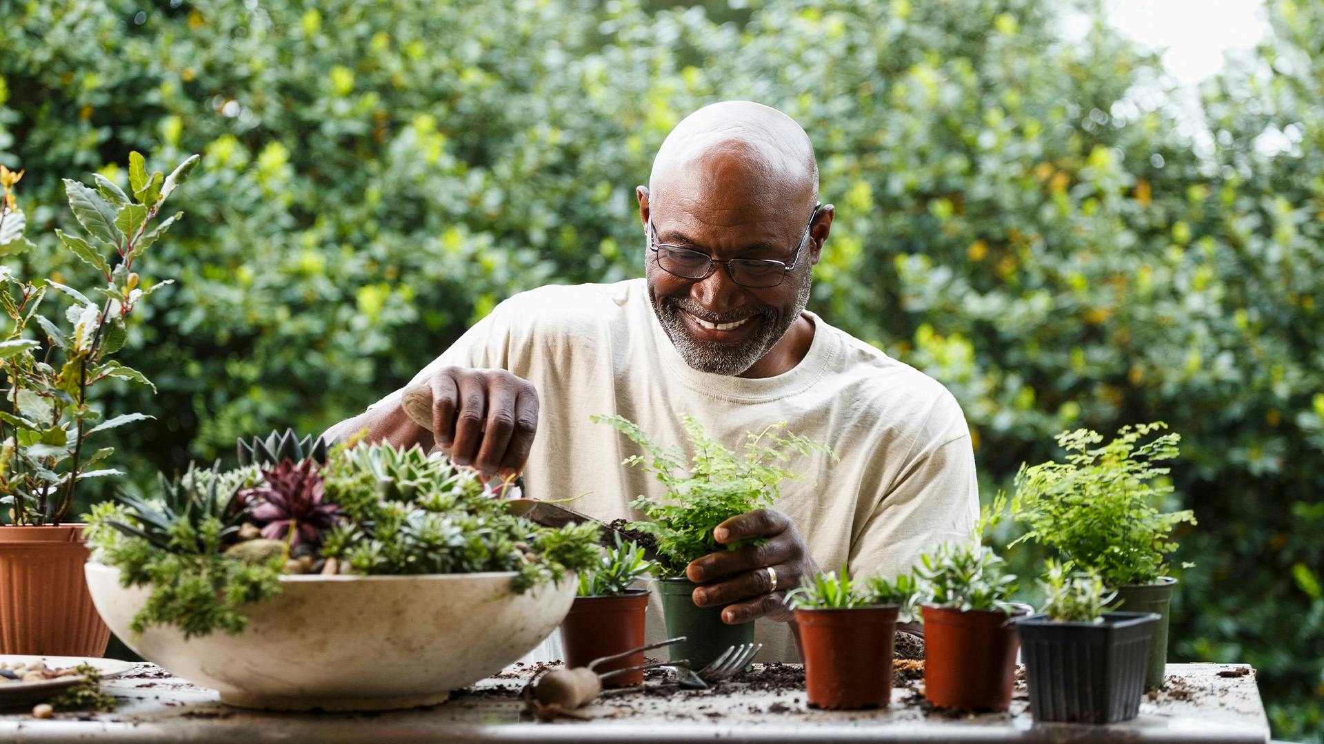 Personalised gardening store gifts for him