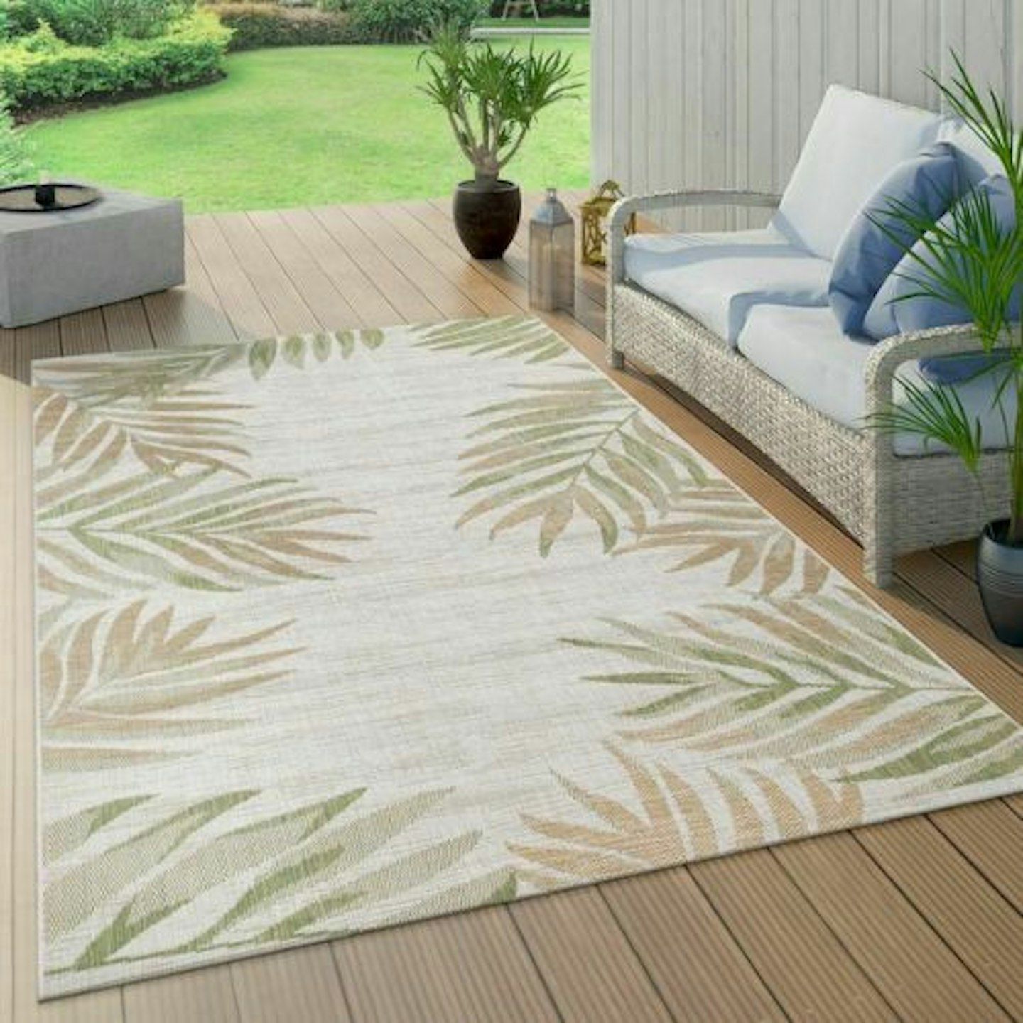 Trendy Palms Design Indoor Outdoor Rug 