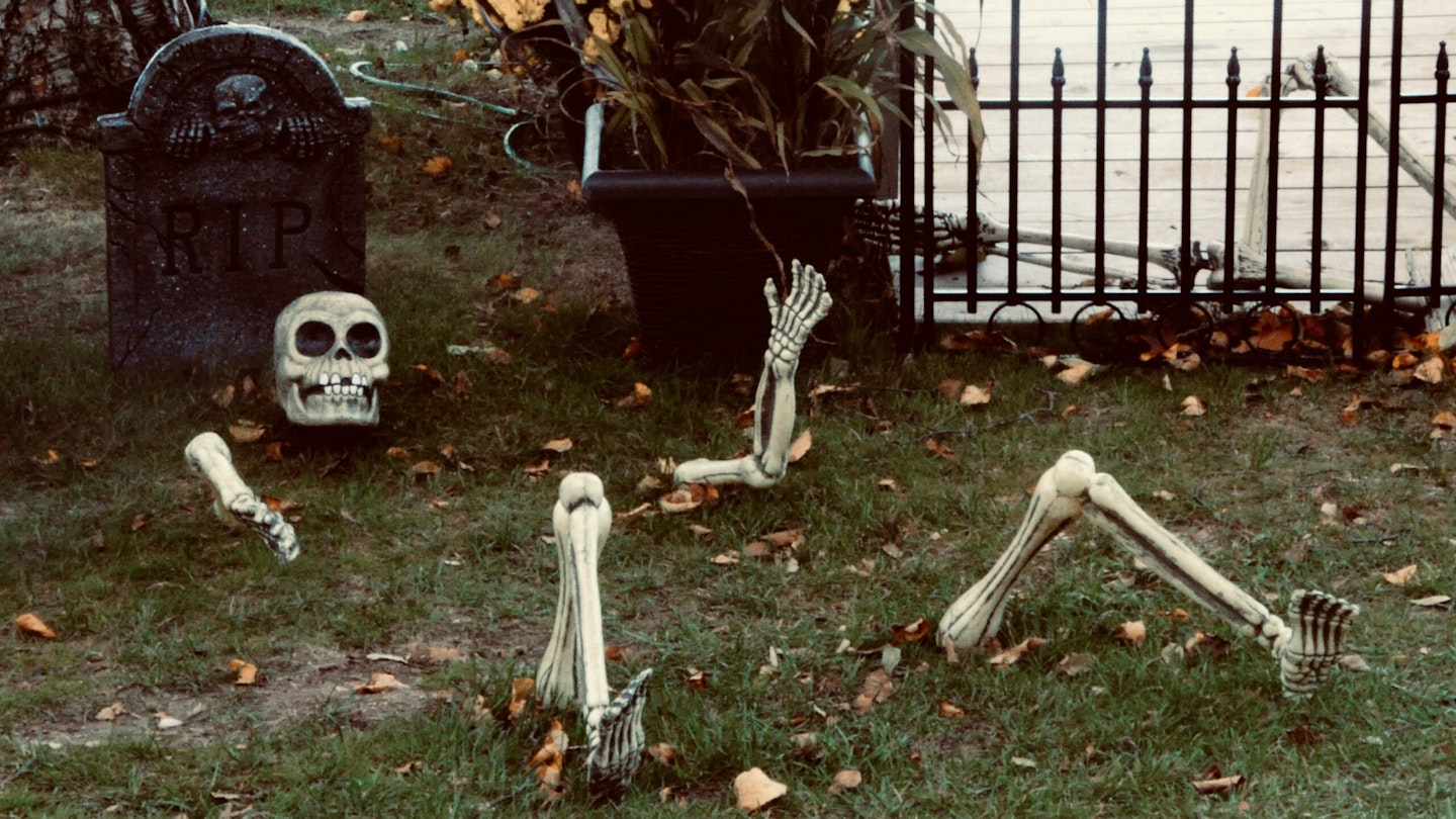halloween-garden-decorations