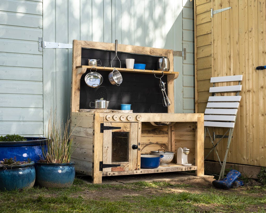 Best Mud Kitchens For Outdoor Play   Original The Clissic Kitchen 