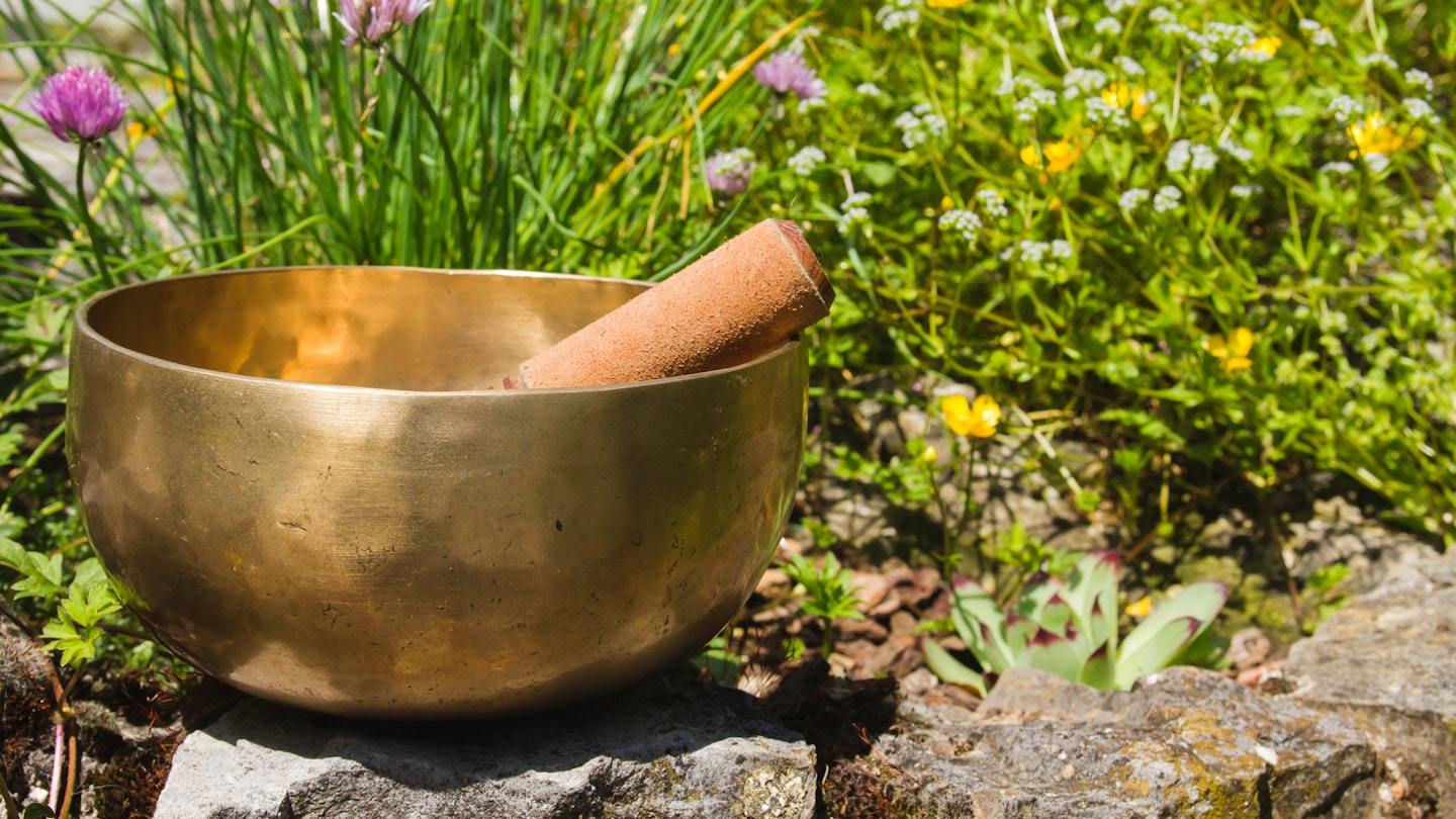 Gold pot