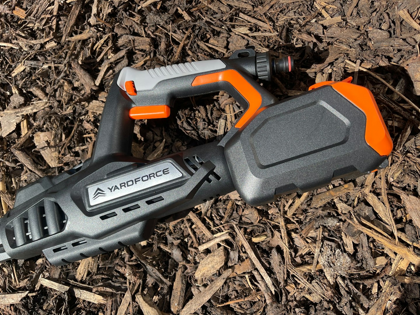Yard Force cordless pressure washer 