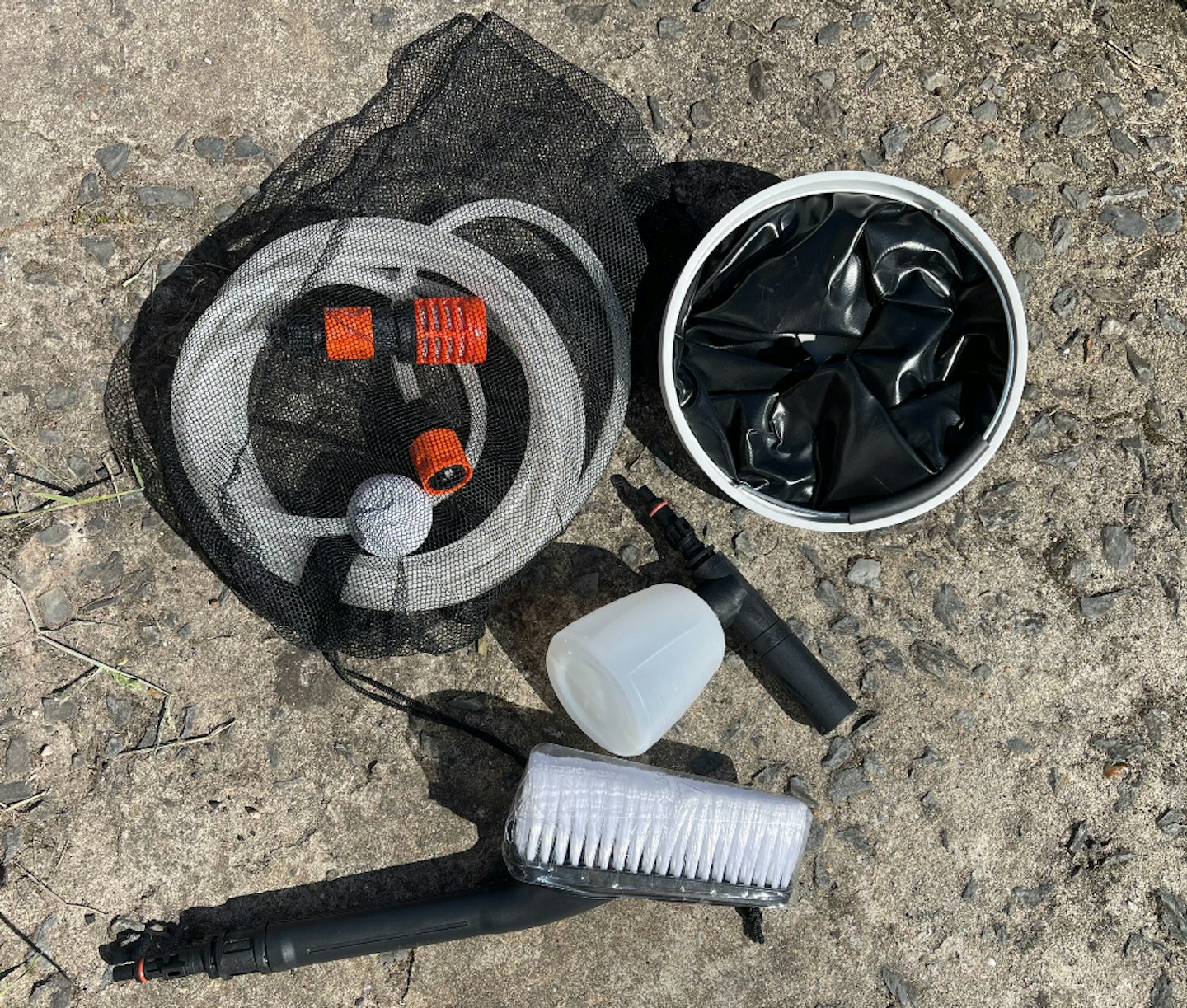Yard Force cordless pressure washer 