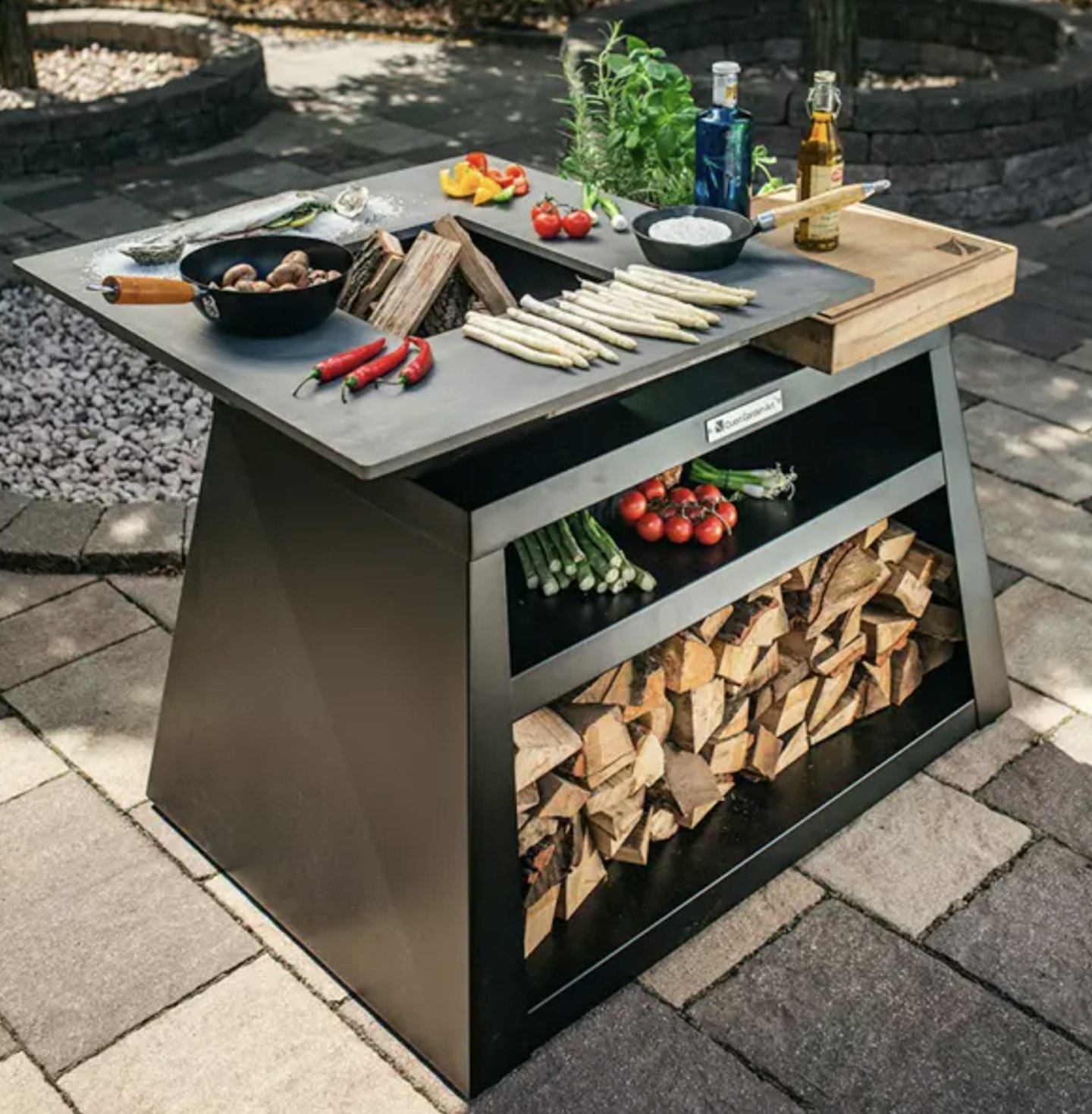 Quan Wood Fired BBQ Island with 800 x 800 x 10mm hot plate, in Carbon