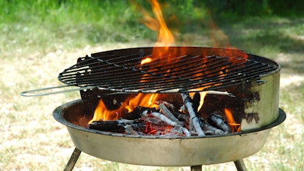 The best way to light a BBQ | Modern Gardens